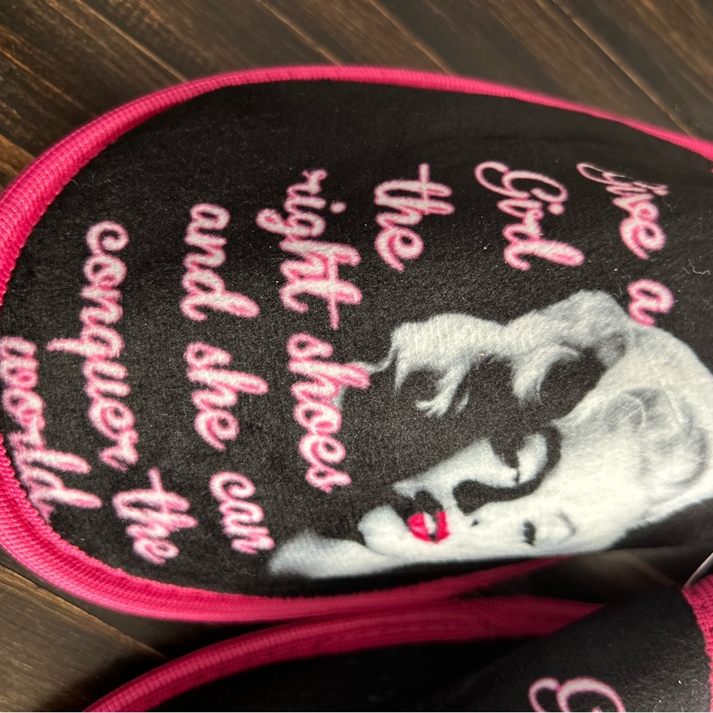Marilyn Women's Black and Pink Slippers - Picture 3 of 3